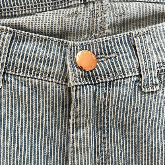 Lee Women’s Easy Fit Cropped Striped Jeans - Picture 3 of 8